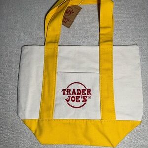 Trader Joe's Yellow and Cream Tote Bag NEW